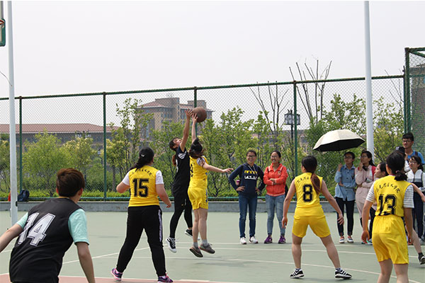 恭祝我院于太原理工大学女子篮球赛中首战告捷 恭祝我院于太原理工大学女子篮球赛中首战告捷